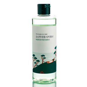 Заспокійливий тонер з ектрактом голок сосни Round Lab Pine Calming Cica Toner (250 мл) – Купити в Україні Ulitka Beauty